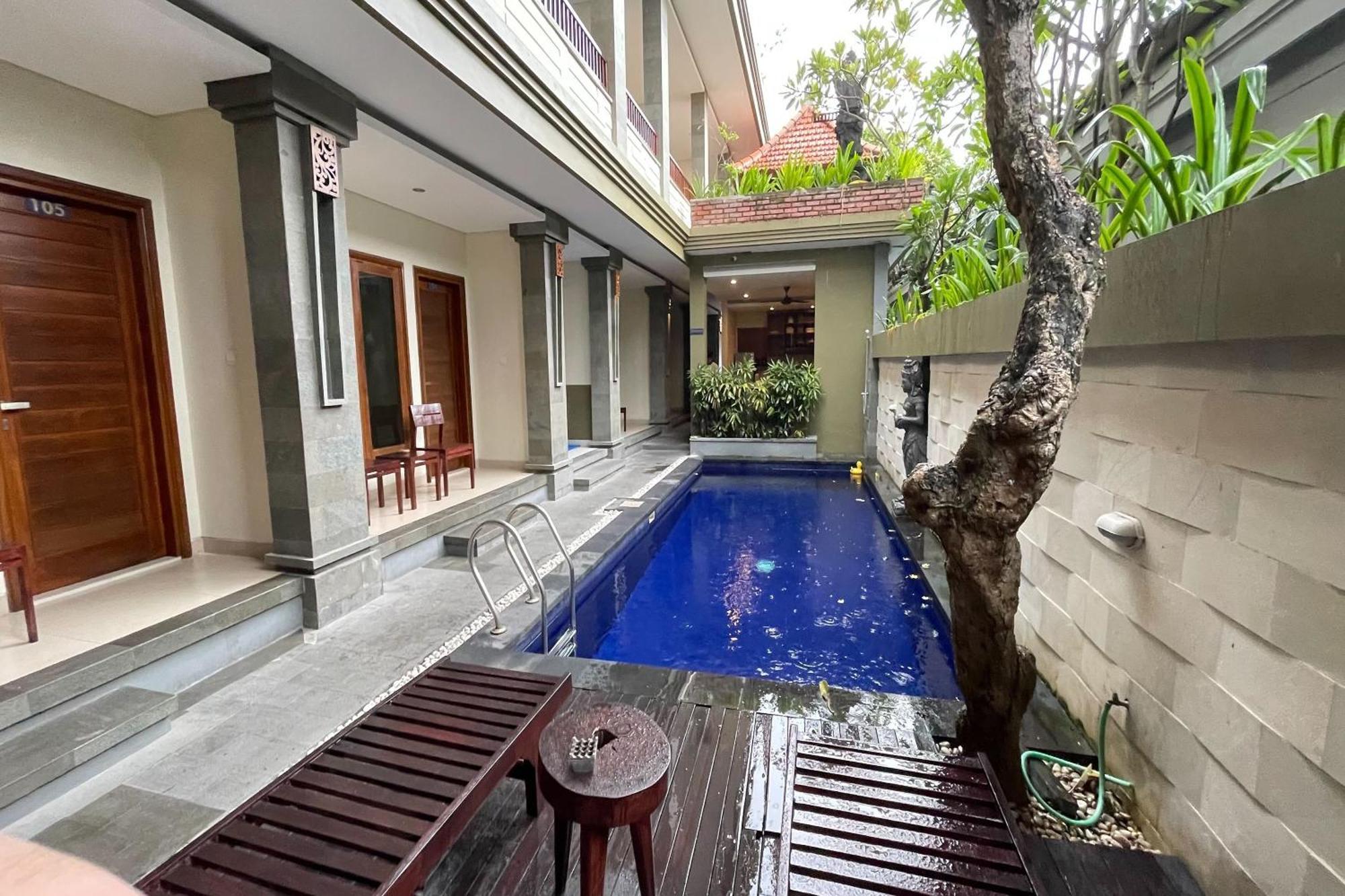 Singgah Hotel Seminyak Exterior photo